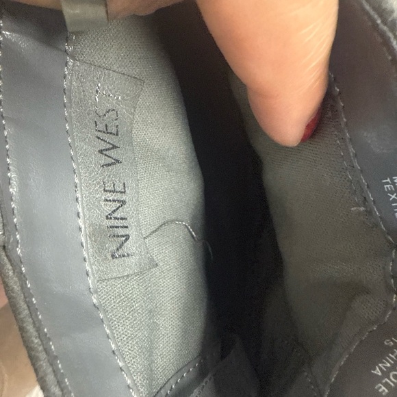 Nine West Solid Gray Size 8.5M Closed Toe Ankle Shaft Zip In Back - Picture 7 of 12